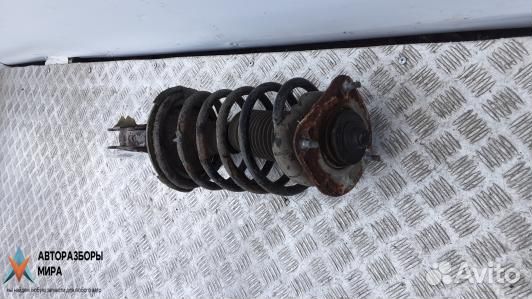 Стойка передняя правая Volvo V70 2 рест. 2006