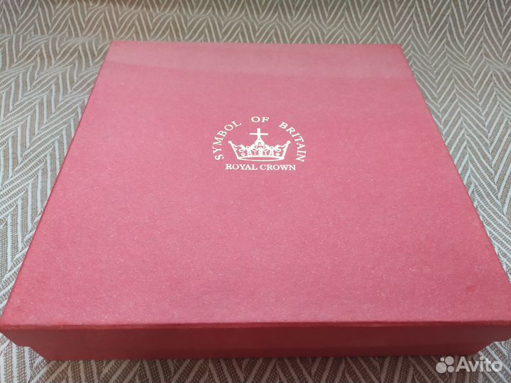 Блюдо Royal crown symbol of Britain