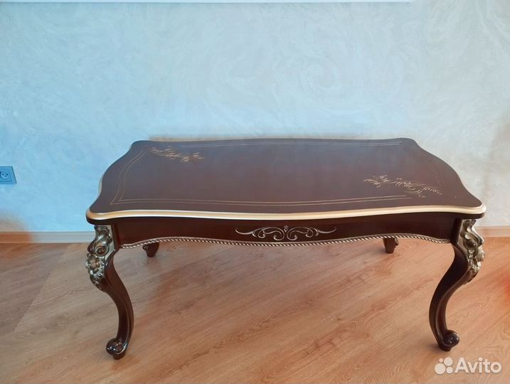 Письменный стол