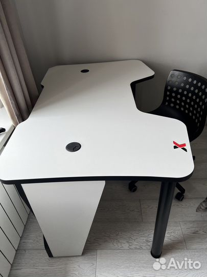 Компьютерный стол IKEA