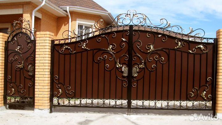 Кованные распашные ворота от производителя