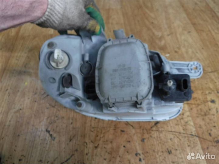 Фара левая Hyundai Sonata IV (EF) 1998-2001