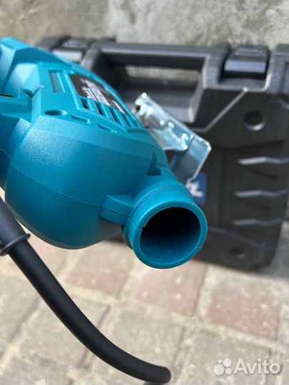 Лобзик Makita 1180W с лазерной наводкой