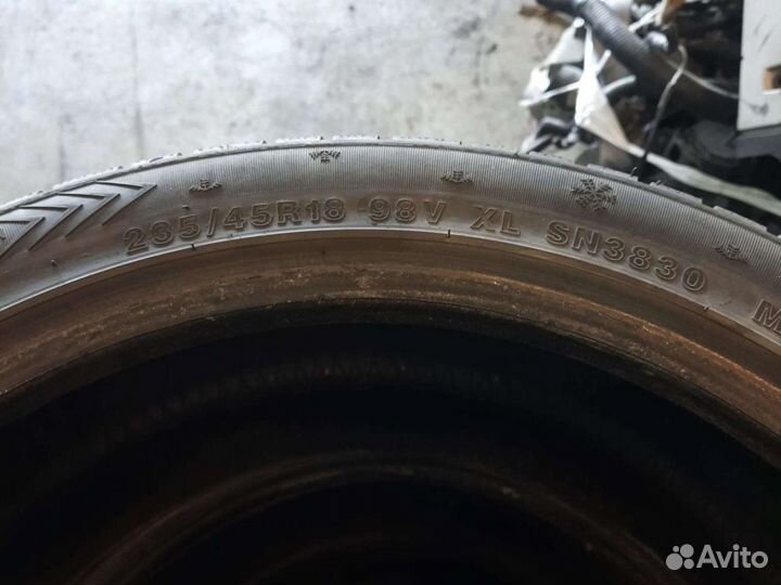 Sunny SN3830 235/45 R18