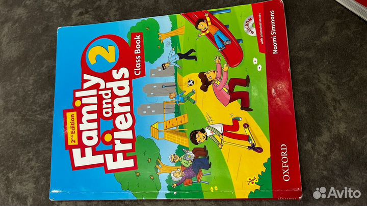 Учебник английского Family and friends class book