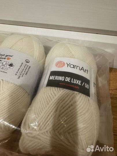 Пряжа YarnArt Merino de luxe 50 белая