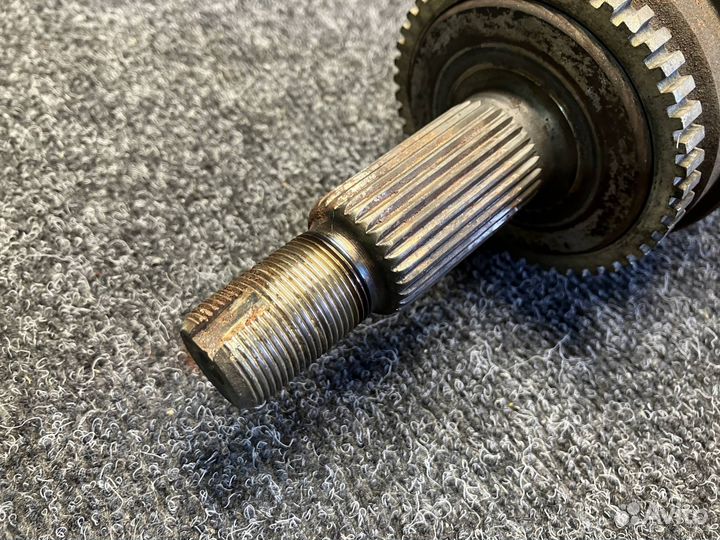 Полуось передняя левая Land Rover рест. LR024151