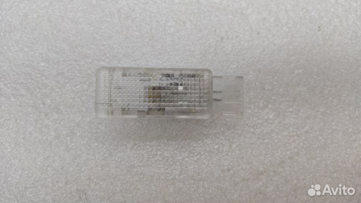 Плафон салонный Volkswagen Polo мк5 cwva 2018