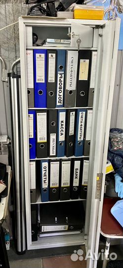 Ящик сейф металлический в состояние нового