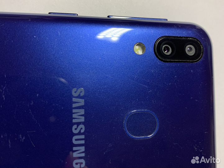 Samsung Galaxy M20, 4/64 ГБ