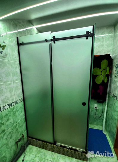 Душевая кабина из стекла