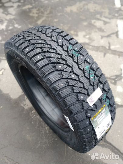 Pirelli Formula Ice 215/65 R16 98