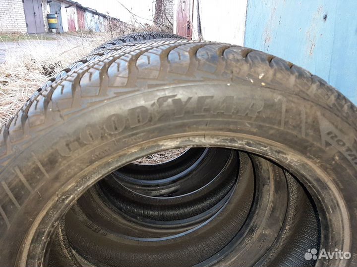 Goodyear Vector 4Seasons 165/65 R15