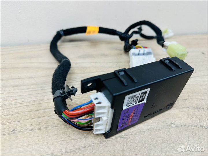 Блок управления подогревом сидений Hyundai Solaris