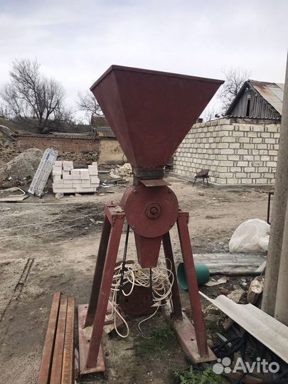 Зернодробилка