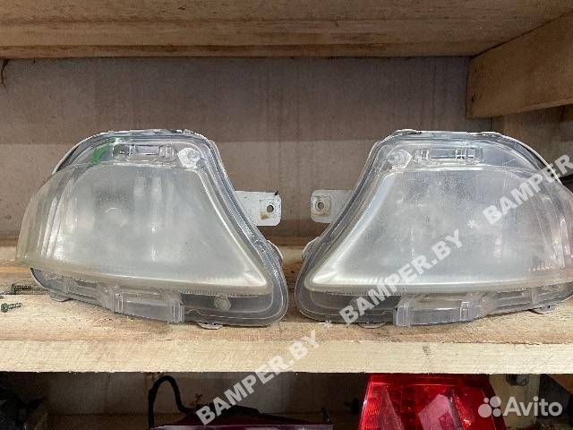 Фара противотуманная правая Lexus LS 4 2009