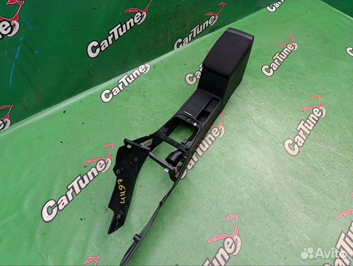Подлокотник Volkswagen Tiguan NF cawa 2009