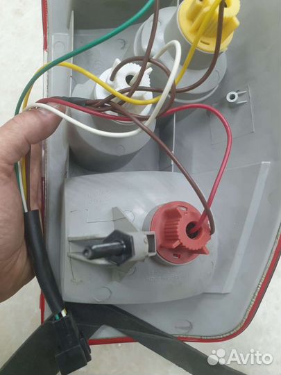 Задний левый фонарь на Черри Т11