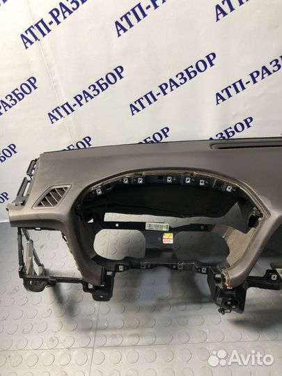Торпедо Hyundai Genesis G80 2014