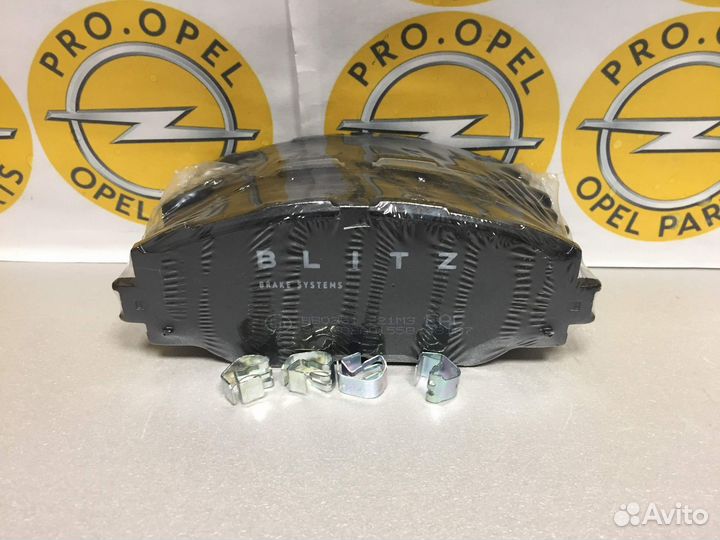 Тормозные колодки передние Toyota RAV4 (XA40)