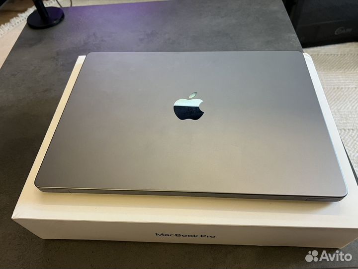 Macbook pro 14 m1 pro 1tb max