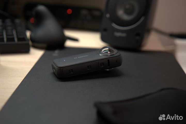 Камера insta360 x3