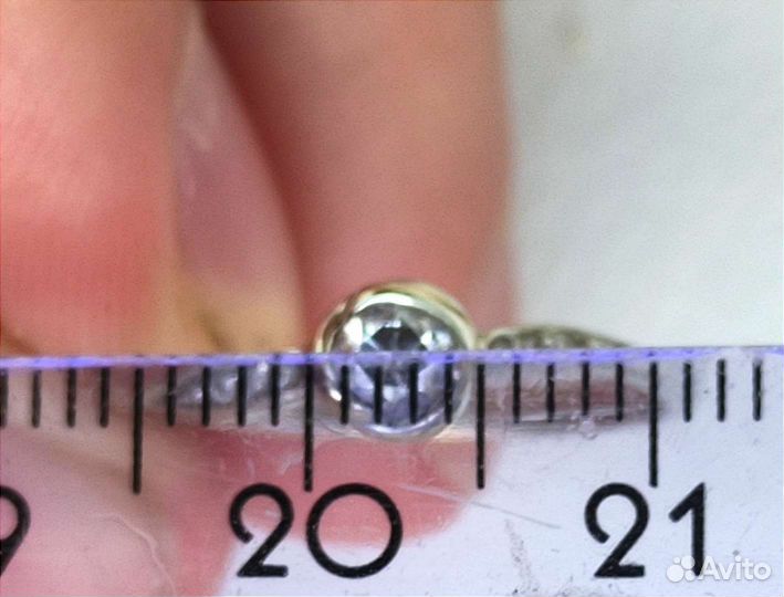 Золотое кольцо с бриллиантом 17 размер