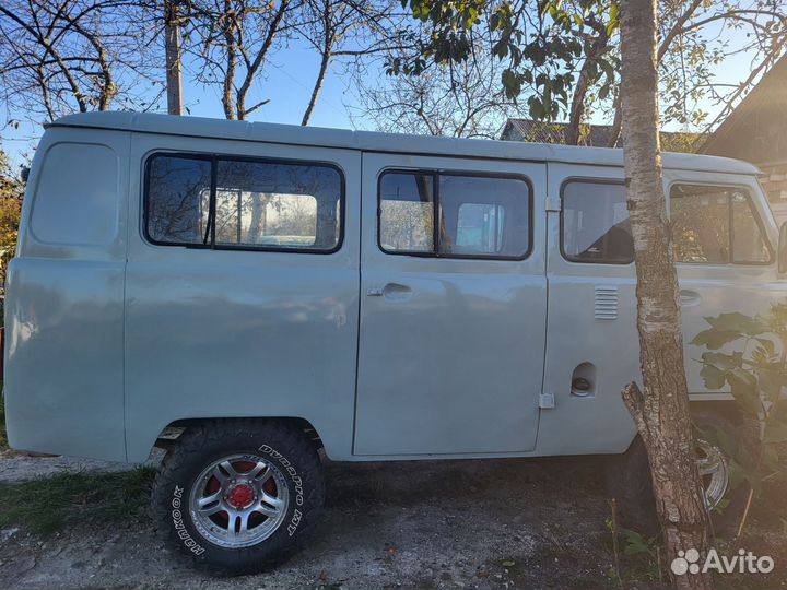 УАЗ 452 Буханка цельнометаллический, 1995