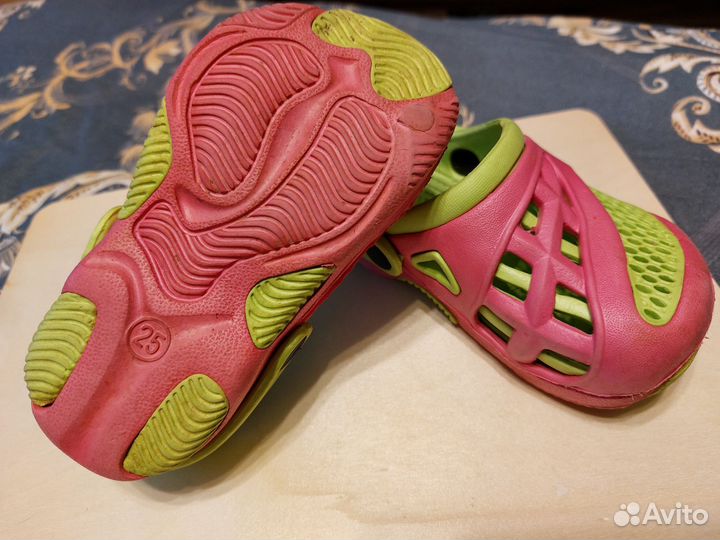 Резиновые тапочки сланцы