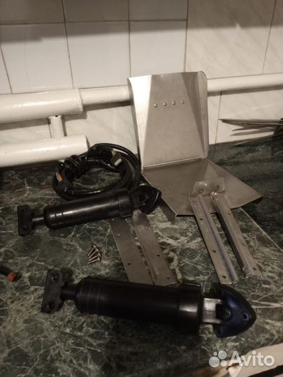 Транцевые плиты Bennett M80