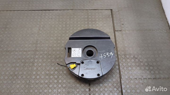 Сабвуфер Audi Q7, 2010