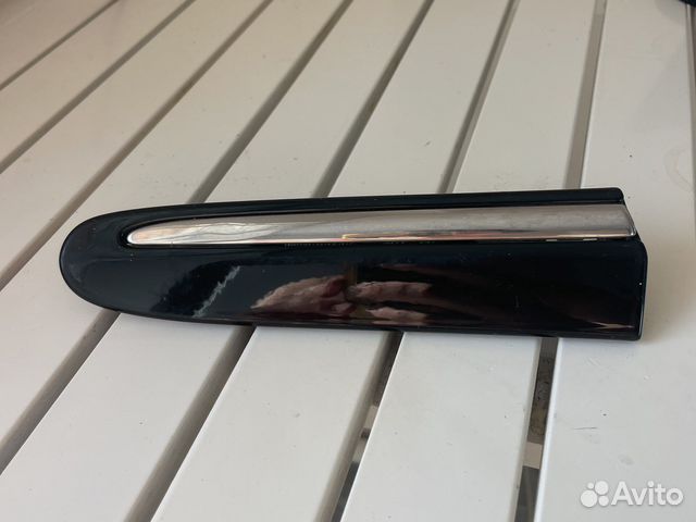 Молдинг левый на крыло Clk W209 Mercedes