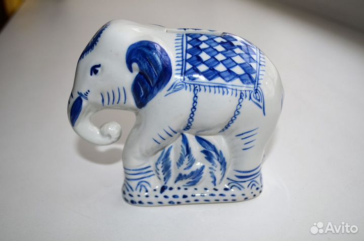 Копилка фарфоровая 