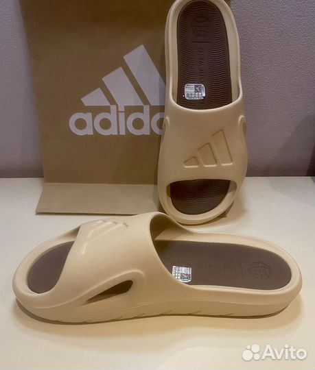 Новые шлепки Adidas. оригинаЛ. 39,5 р