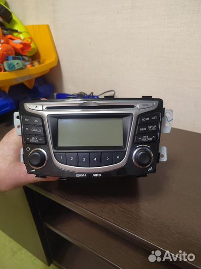 Штатная магнитола на hyundai solaris 1