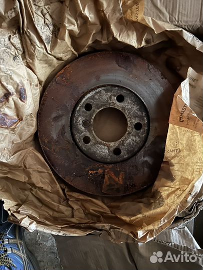 Продам тормозные диски на BMW X5 4 штуки