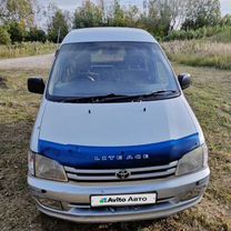 Toyota Town Ace Noah 2.2 MT, 1997, 410 000 км, с пробегом, цена 490 000 руб.