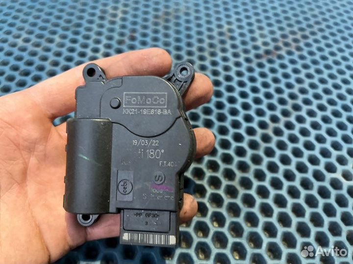 Моторчик заслонки печки Ford Transit