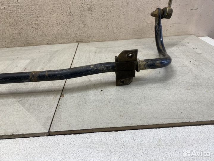 Стабилизатор передний