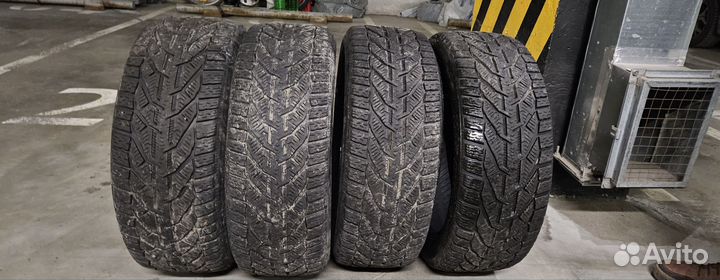 Kormoran SnowPro 205/50 R17 93V