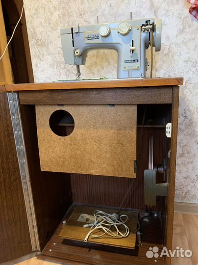 Швейная машина Чайка 3 кл. 116-2