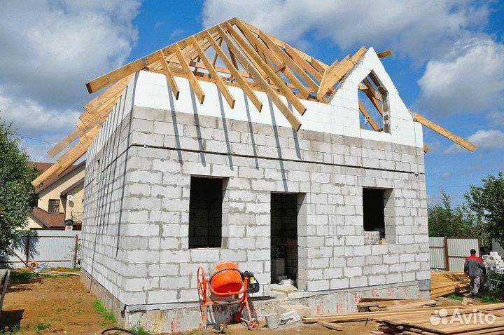 Бригада строителей