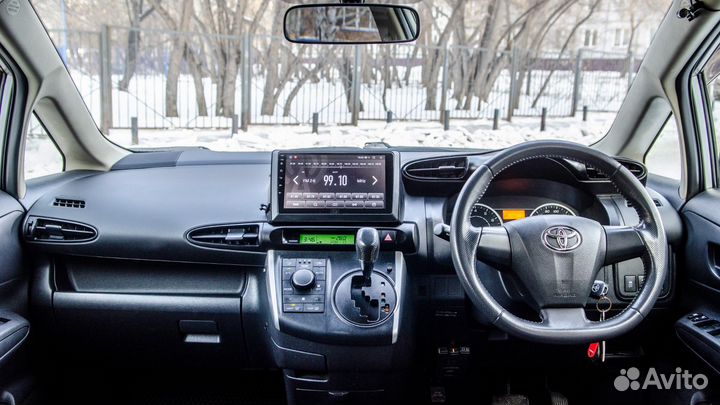 Toyota Wish 1.8 CVT, 2010, 134 120 км