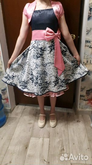 Платье на девочку 7-9лет