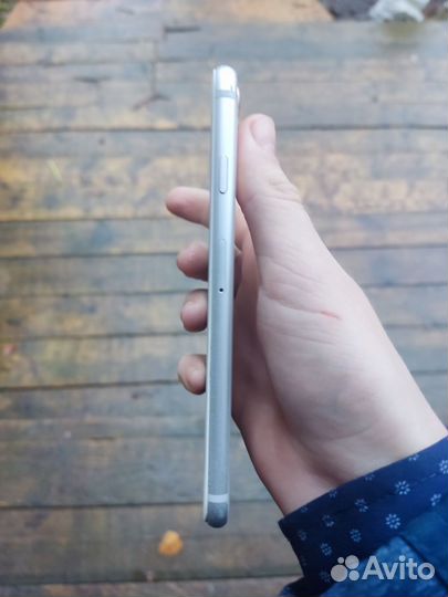 iPhone 8, 64 ГБ