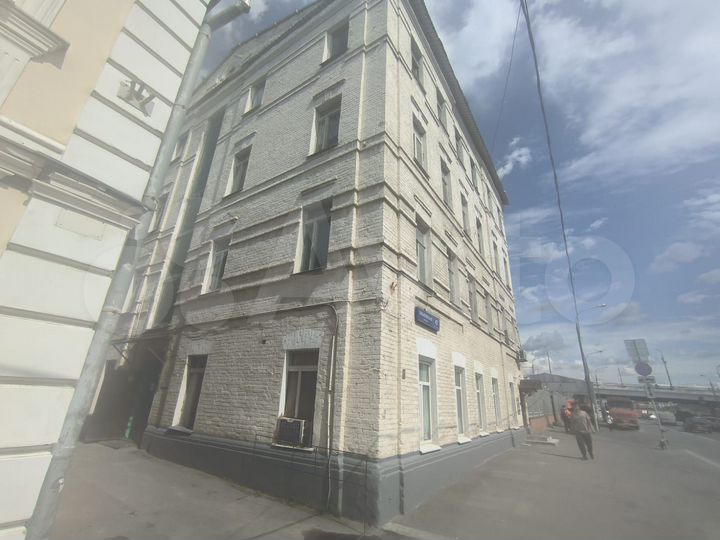 Комната 13 м², 1/4 эт.