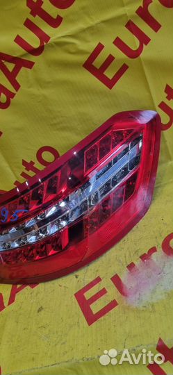 Задний фонарь задний правый Mercedes-Benz E-Class