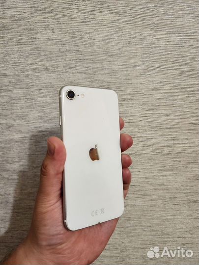 iPhone SE 2020 64гб