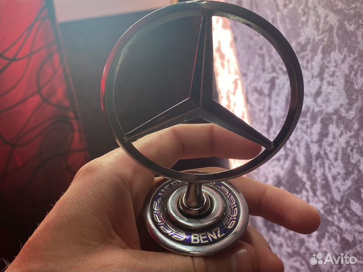 Значек mercedes benz