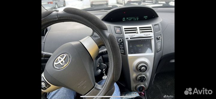 Руль toyota yaris 2 xp90